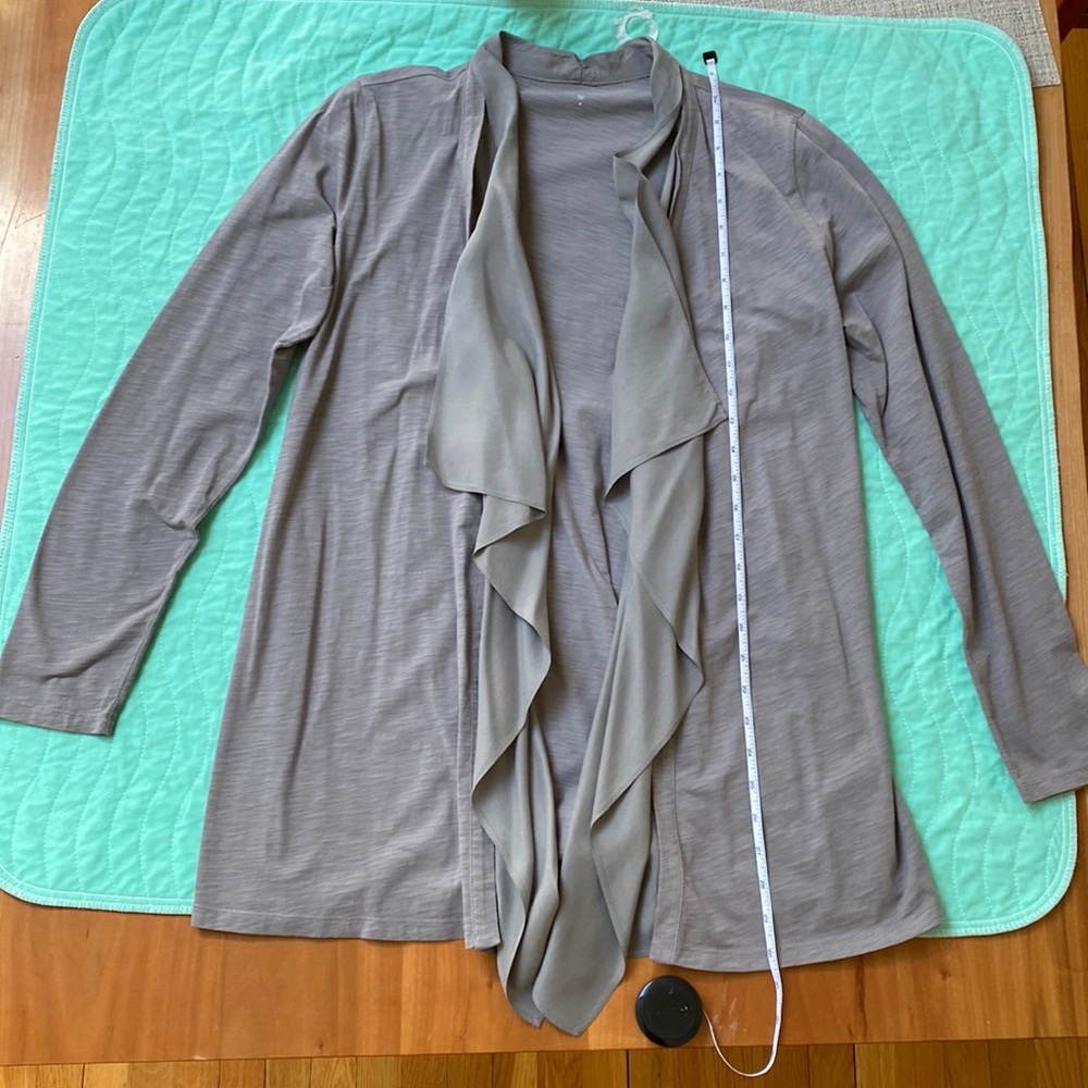 Pretty Garnet Hill grey silk and cotton summer weight cardigan